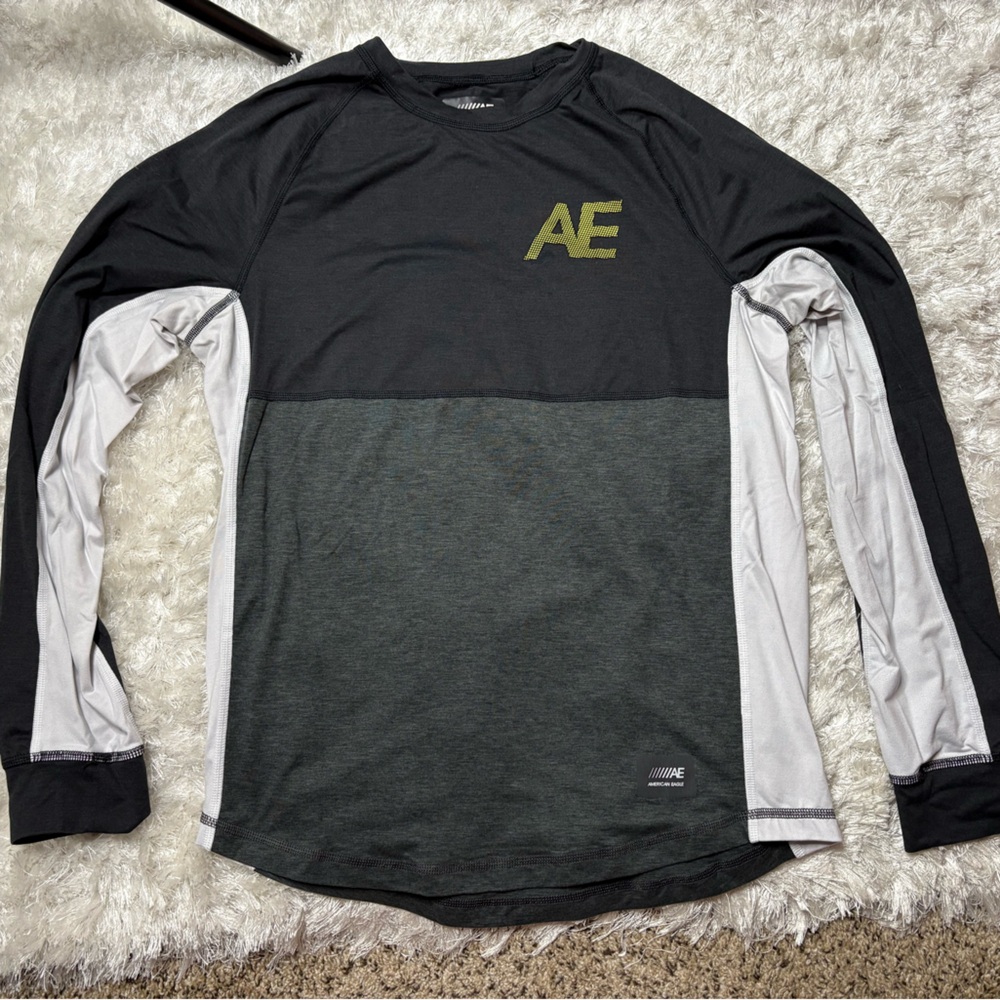 American Eagle Long Sleeve